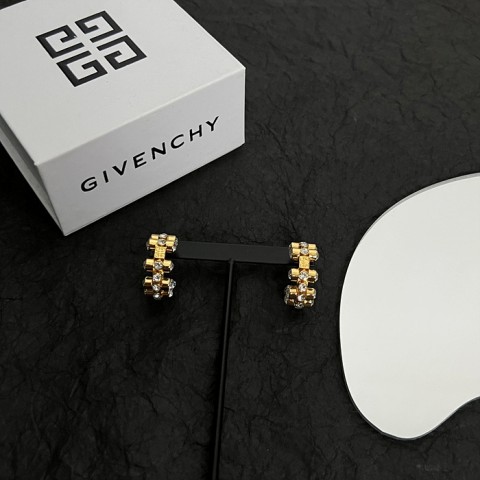 givenc*y 4G 크리스탈 귀걸이