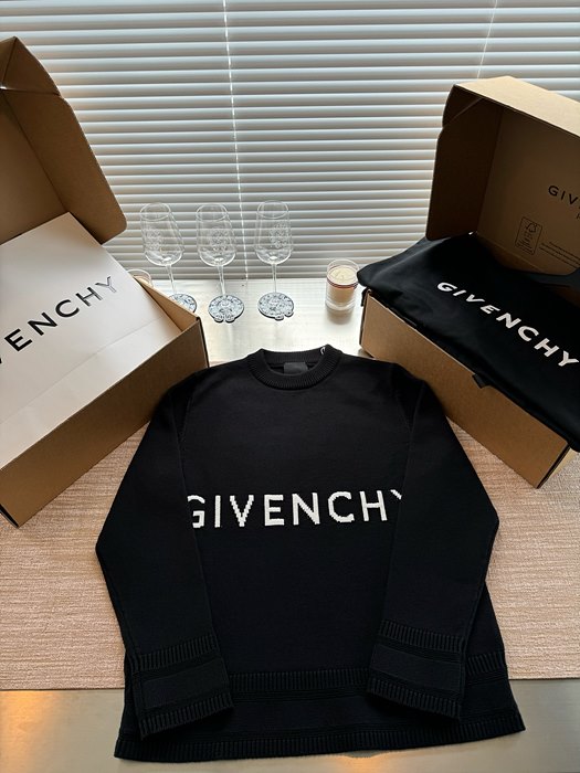 givench* 4G 로고 스웨터